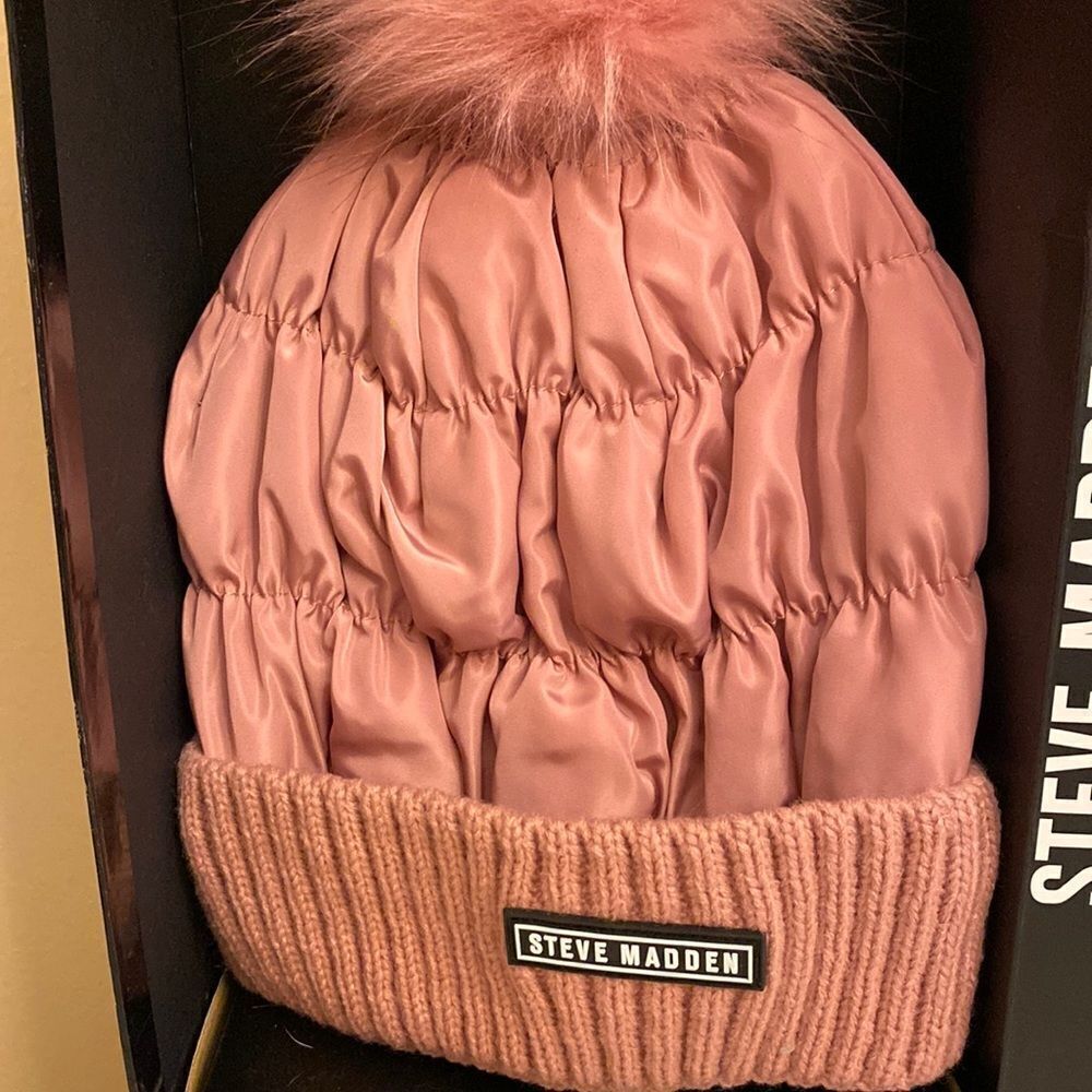 NWT Steve Madden Tote/Crossbody w/ AirPod Case and Hat- 3pc Gift Set - Mauve - Picture 5 of 15